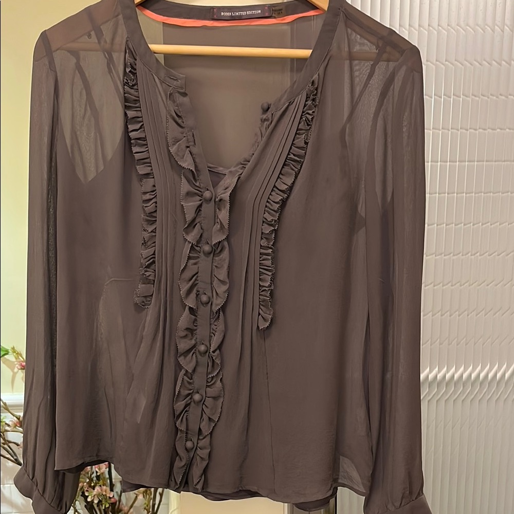 Boden 100% Silk Blouse Grey Limited Edition Frill Ruffle Top- two pieces- size 6